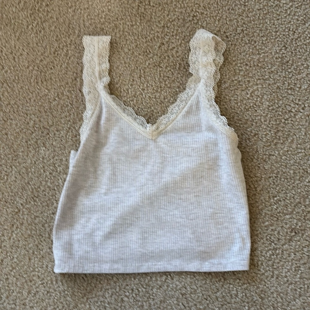 American Eagle crop tank. Lite grey robbed with lace